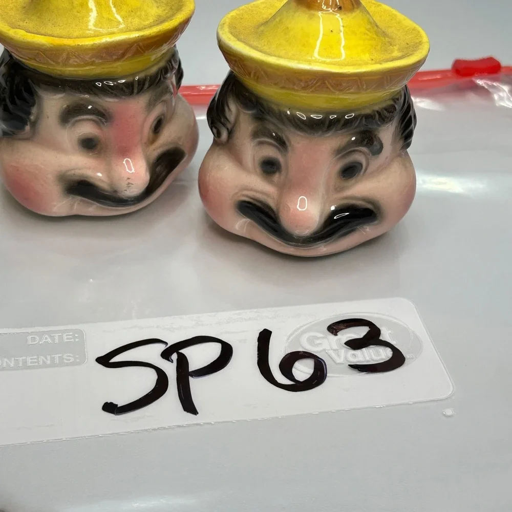 Vintage Mexican Sombrero Man Salt and Pepper Shakers Japan 1818 Ceramic Set